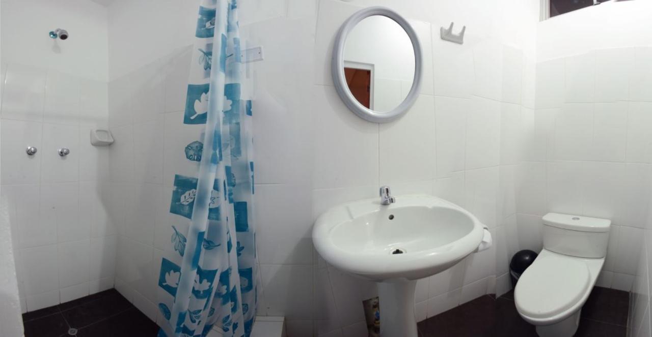 Hostal Casa Blanca Tarapoto Habitación foto