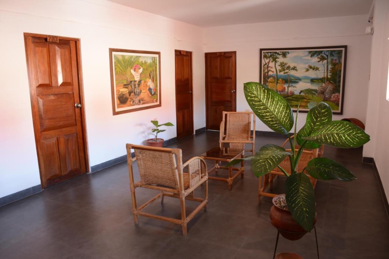 Hostal Casa Blanca Tarapoto Exterior foto
