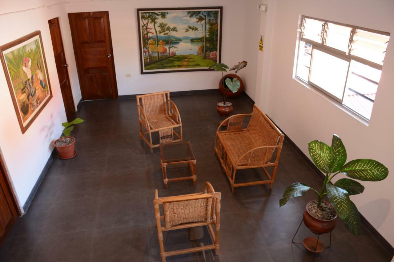 Hostal Casa Blanca Tarapoto Exterior foto